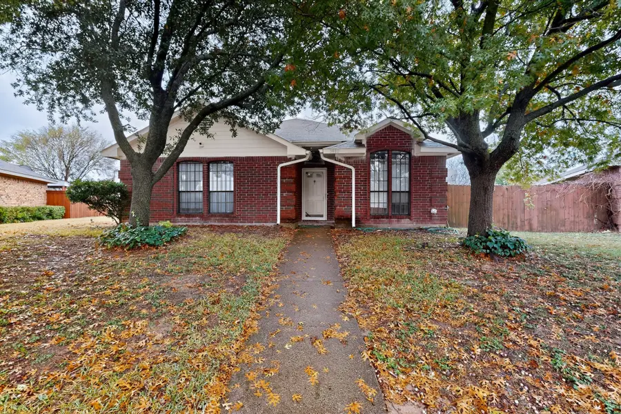 2933 Lawndale Drive, Lancaster, TX 75134 - Image #2