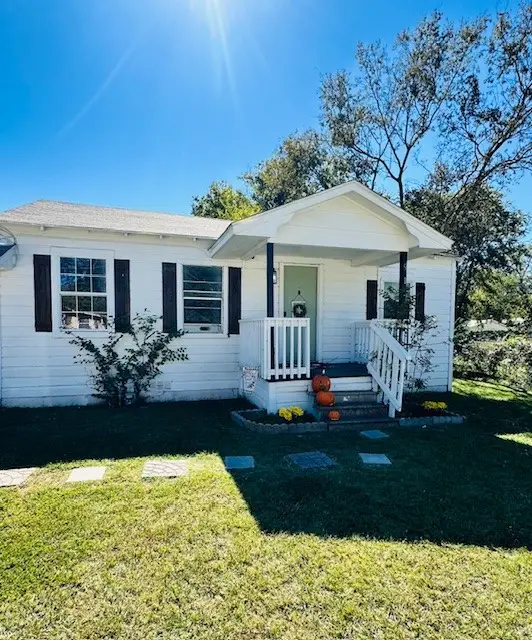 911 W 8th Street, Bonham, TX 75418 - Image #2