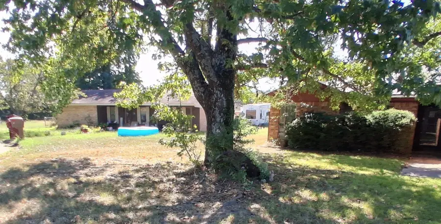 309 Dorothy Orton, Hugo, OK 74743 - Image #2