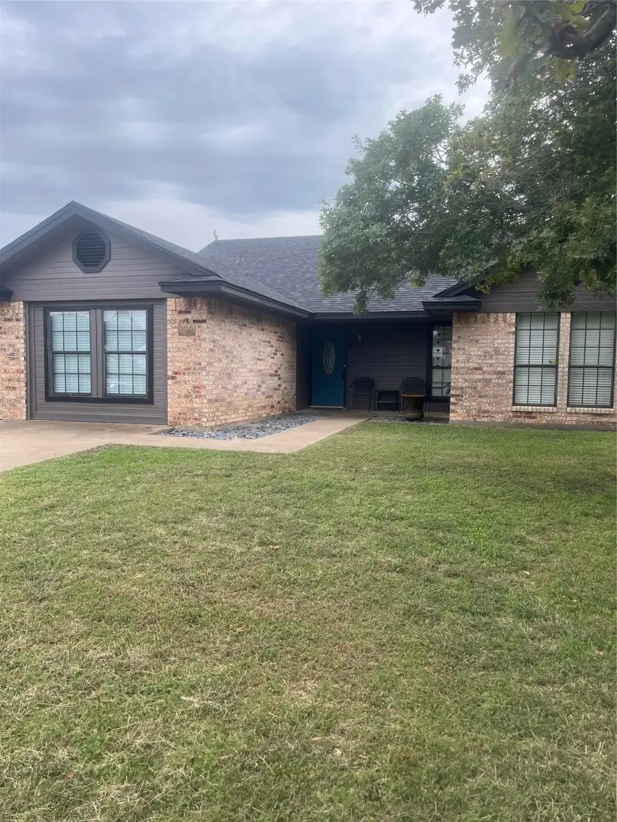 109 Odel Drive, Weatherford, TX 76085 - Image #3