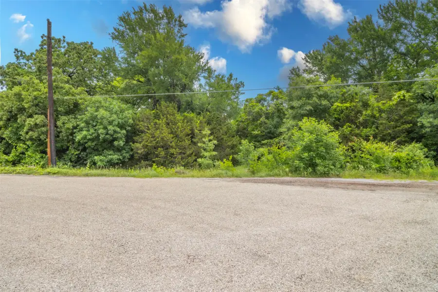 5719 Canyon Creek Court, Granbury, TX 76048 - Image #2