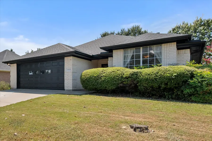 1314 Hyde Park Boulevard, Cleburne, TX 76033 - Image #2