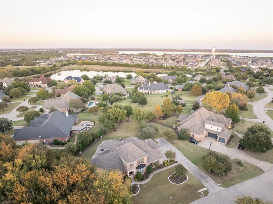 303 Lago Grande Trail, Wylie, TX 75098 - Image #2