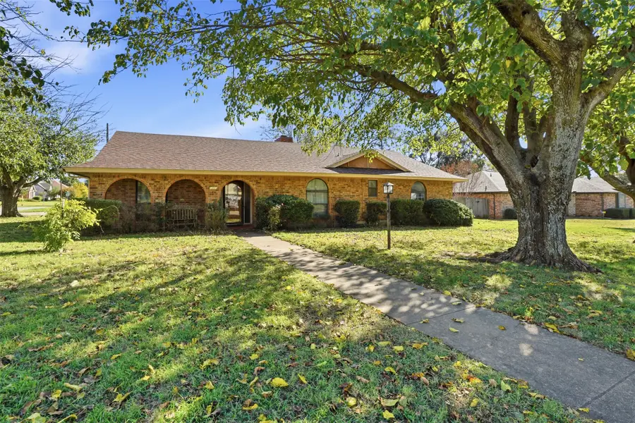 1801 Danny Ray Drive, Cleburne, TX 76033 - Image #2