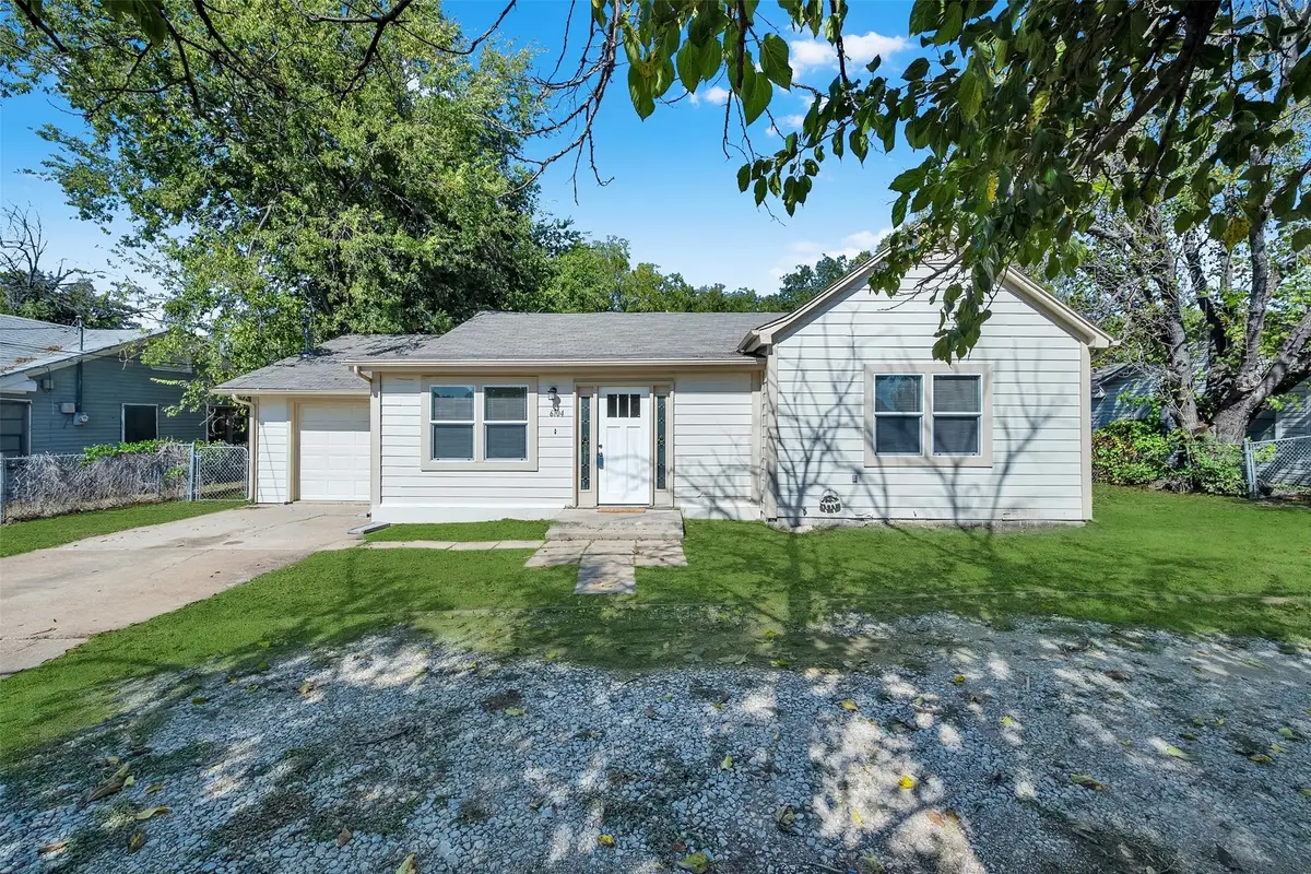 6704 Charbonneau Road, Lake Worth, TX 76135 - Image #1