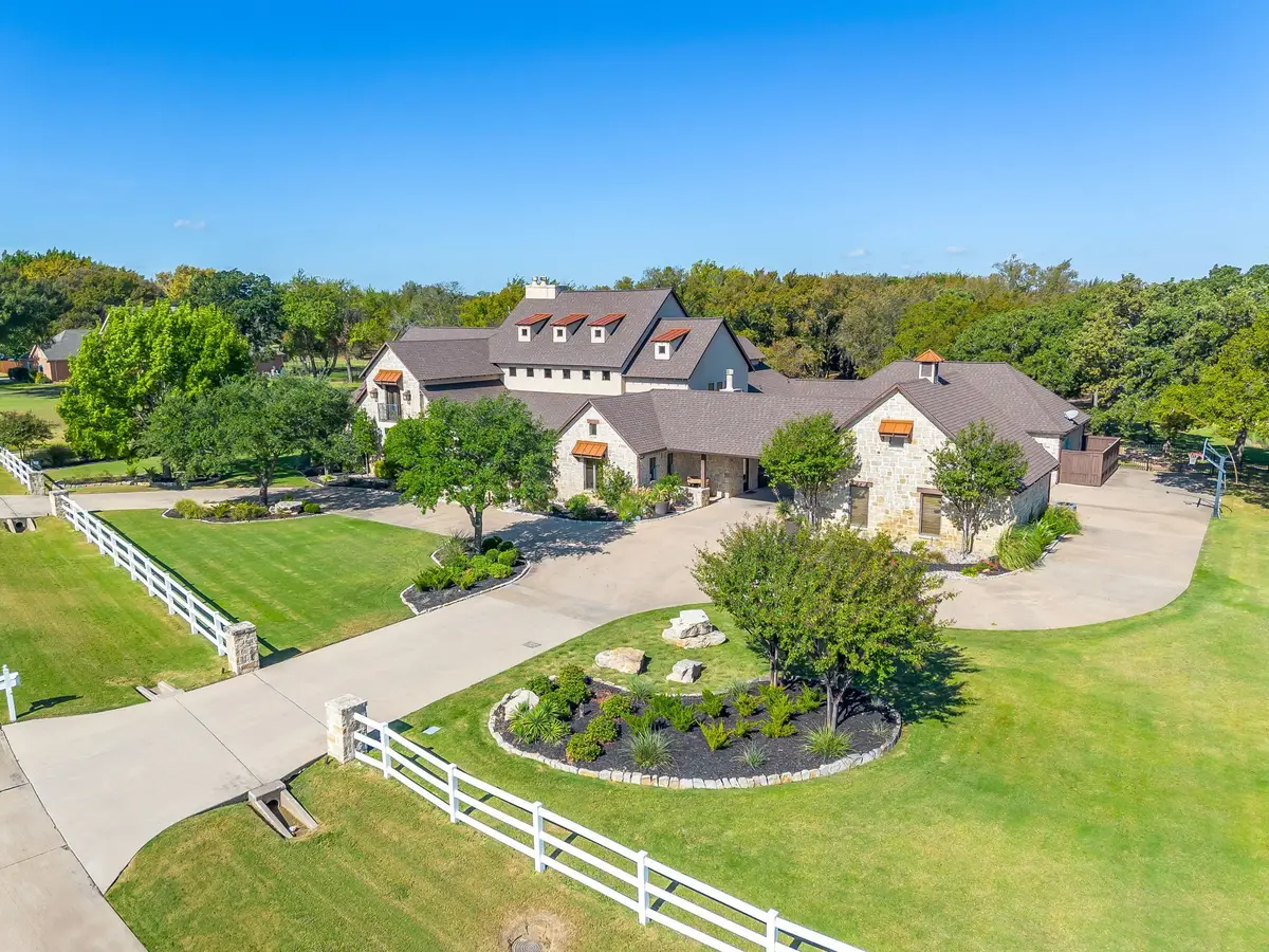 130 Ranchway Drive, Burleson, TX 76028 - Image #1