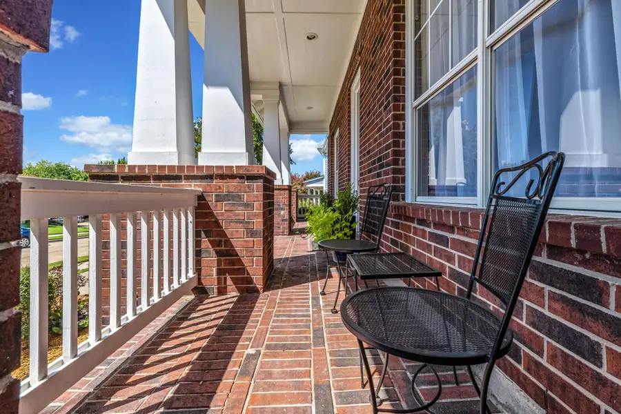 1715 Bluffview Lane, Carrollton, TX 75007 - Image #3