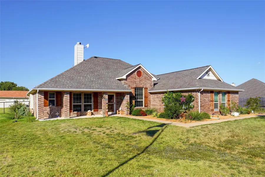 137 Brady Coleman Lane, Springtown, TX 76082 - Image #2