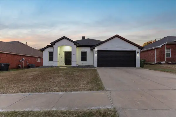 7018 Lake Jackson Drive, Arlington, TX 76002