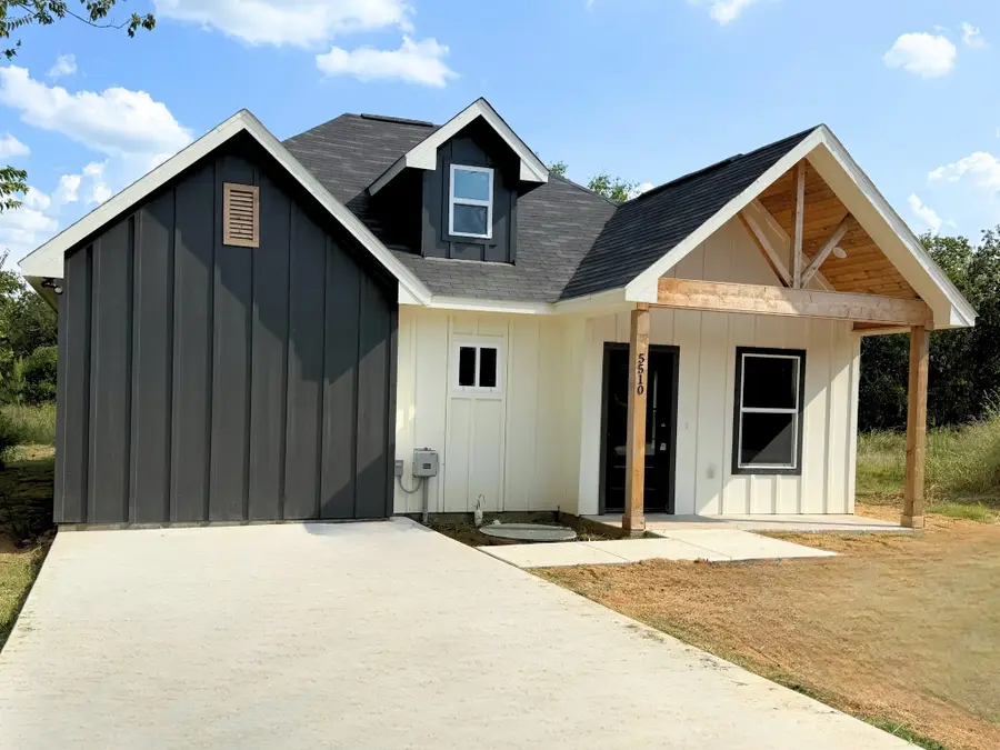 5510 Mercedes Circle, Granbury, TX 76048 - Image #2