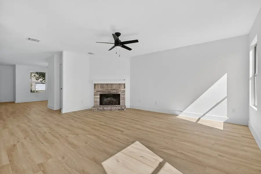 4241 Meadowknoll Drive, Fort Worth, TX 76123 - Image #2