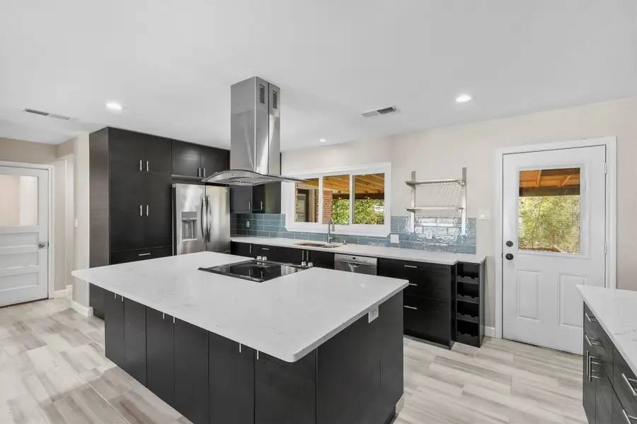 653 Kessler Boulevard, Sherman, TX 75092 - Image #2