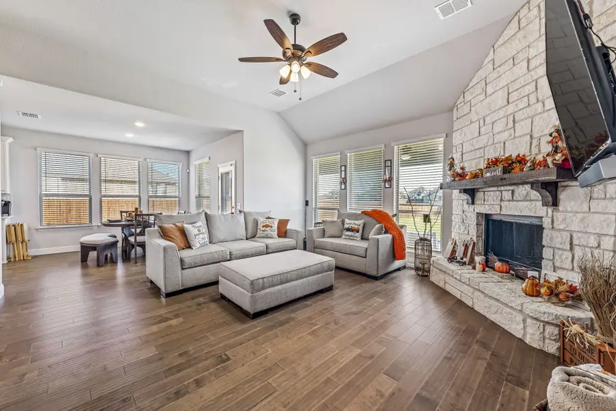 12604 Eagles Bluff, Godley, TX 76044 - Image #2