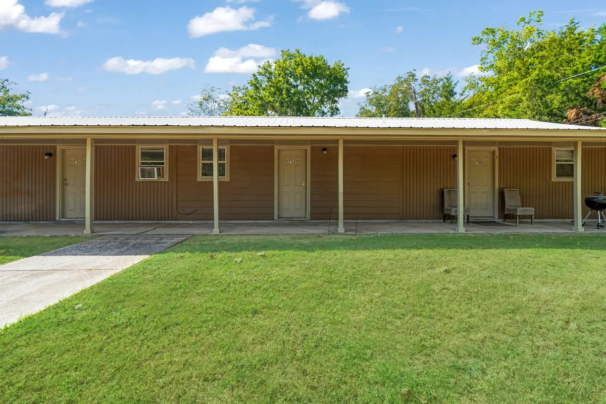 700 S Donoho Street #700, 702, 704, 706, 708, Clarksville, TX 75426 - Image #1