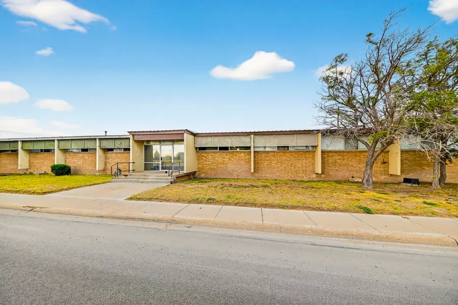 309 N Main Avenue, Monahans, TX 79756 - Image #2