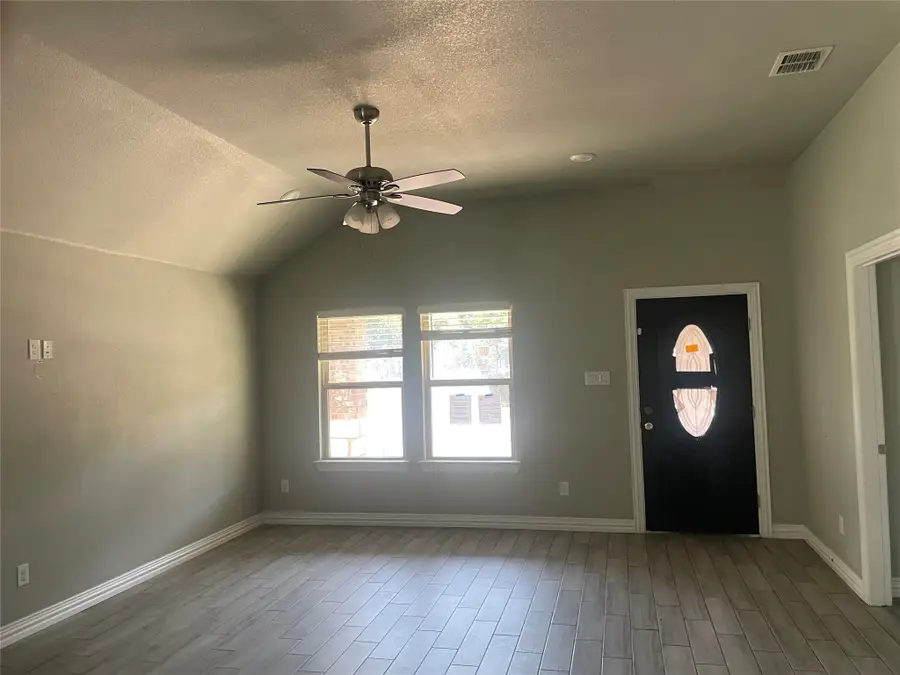 3331 Avenue L, Fort Worth, TX 76105 - Image #3