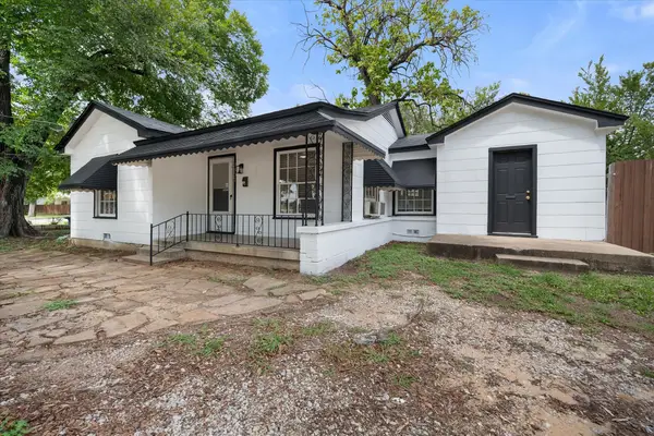 3837B Earl Street, Fort Worth, TX 76111