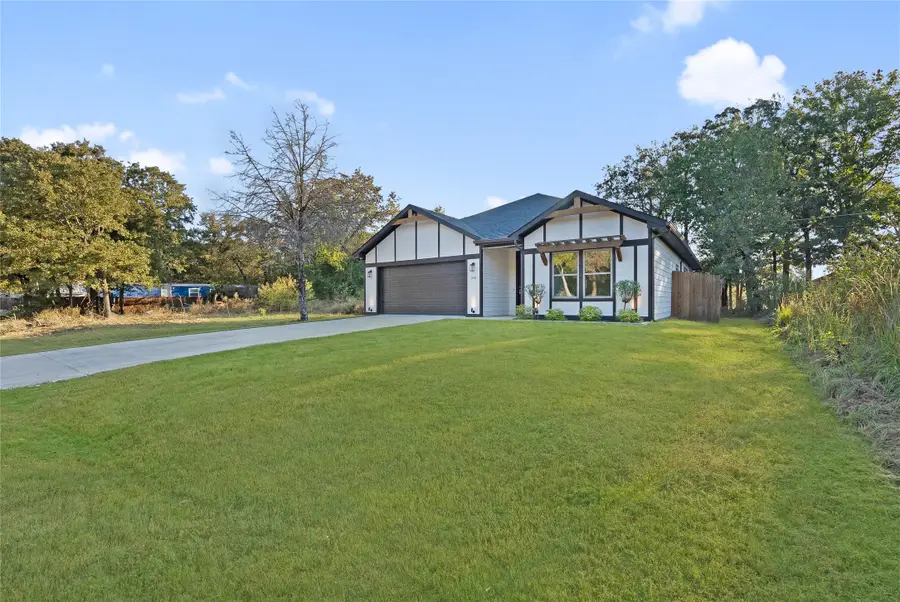 246 N Cherokee Shores Drive, Mabank, TX 75156 - Image #2