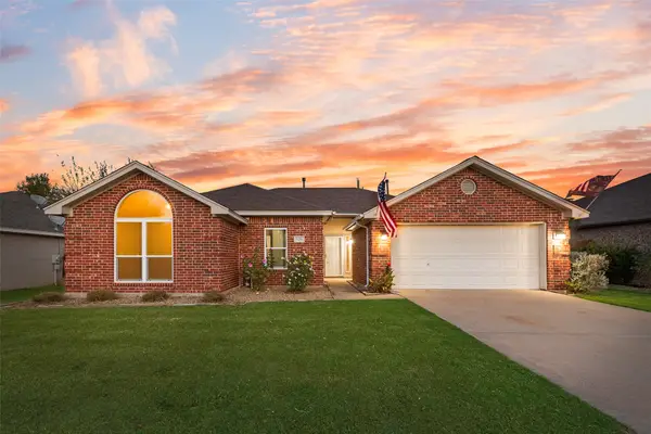 526 Morningside Court, Midlothian, TX 76065
