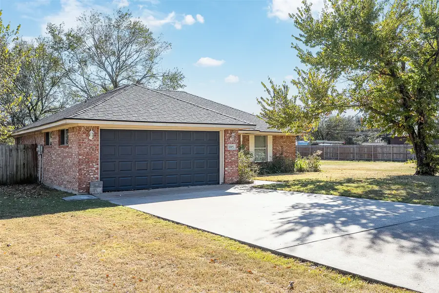 105 Meadow Heath Drive, Gun Barrel City, TX 75156 - Image #2
