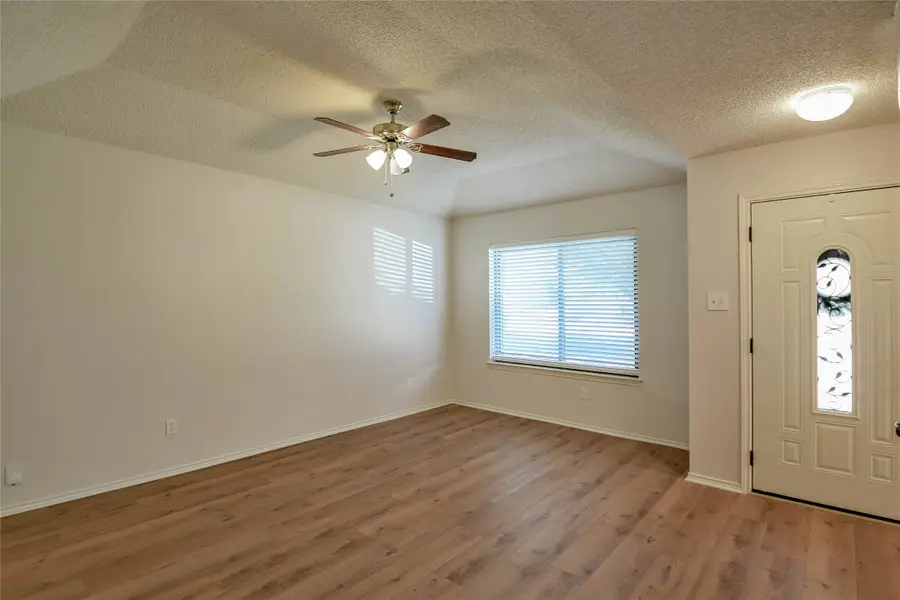 10109 Pack Saddle Trail, Fort Worth, TX 76108 - Image #2