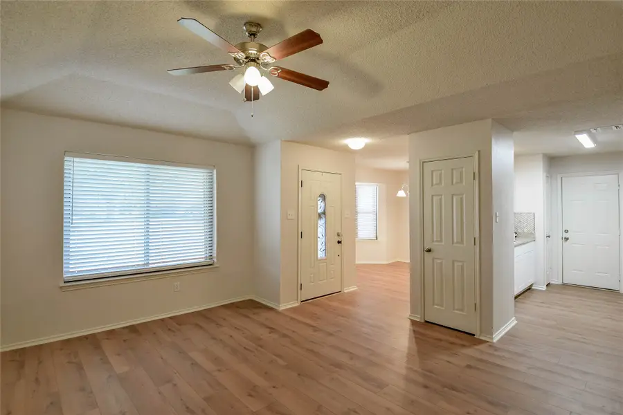 10109 Pack Saddle Trail, Fort Worth, TX 76108 - Image #3