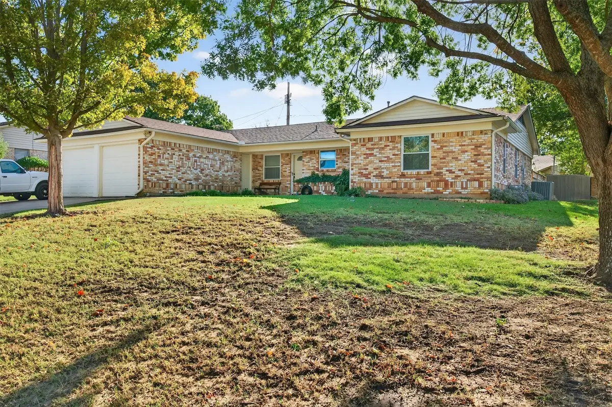 2901 Yorkshire Drive, Sherman, TX 75092 - Image #1