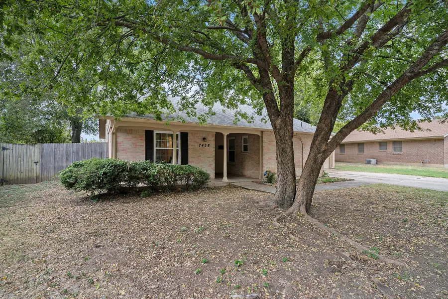 7428 Overhill Road, Fort Worth, TX 76116 - Image #2