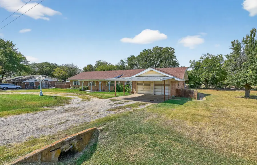 6825 Meadow Road, North Richland Hills, TX 76182 - Image #2