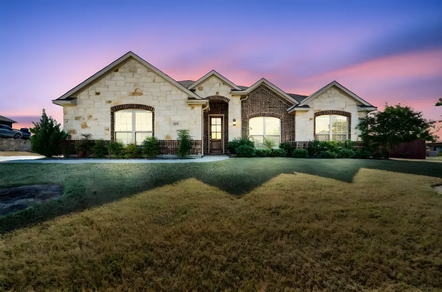 220 Highgate Drive, Venus, TX 76084 - Image #2