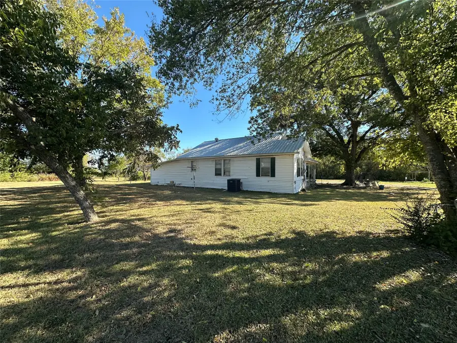 492 Lcr 431, Mexia, TX 76667 - Image #2