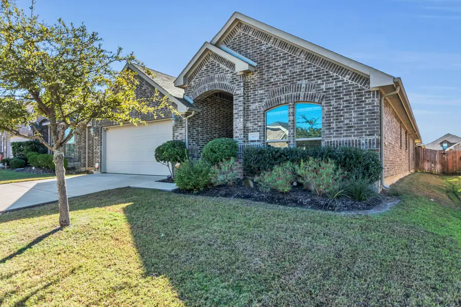 3920 Hollow Lake Road, Northeast Tarrant, TX 76262 - Image #3