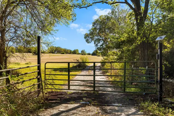 5512 County Road 1042, Celeste, TX 75423