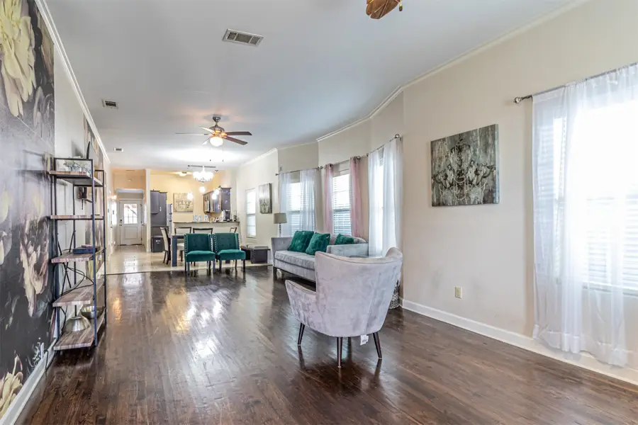 825 W 12th Street, Dallas, TX 75208 - Image #2