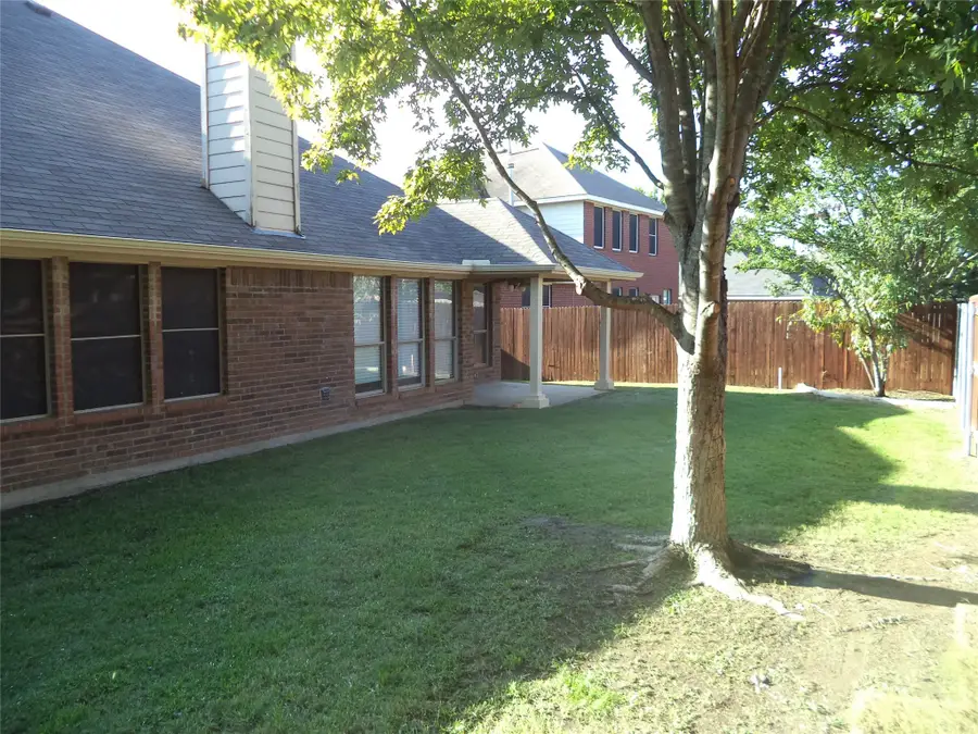 9220 Water Oak Drive, Arlington, TX 76002 - Image #2