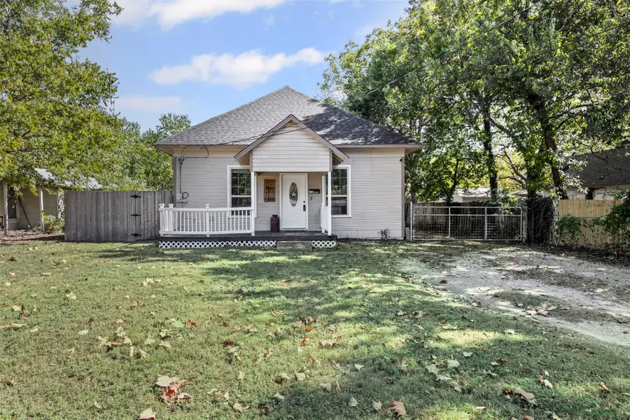 304 Dunn Street, Waxahachie, TX 75165 - Image #2