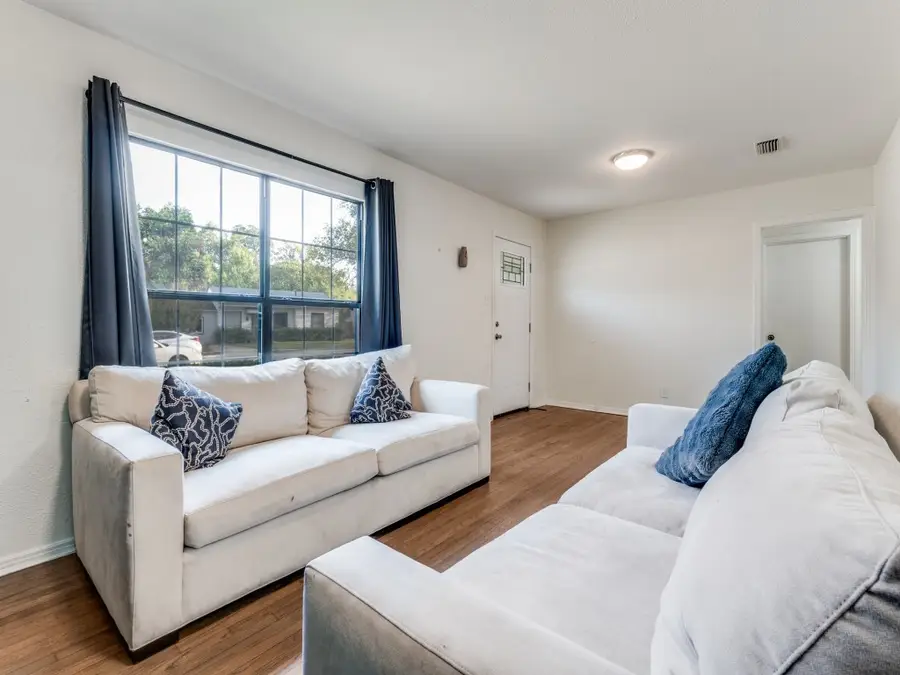 11528 Sinclair Avenue, Dallas, TX 75218 - Image #2