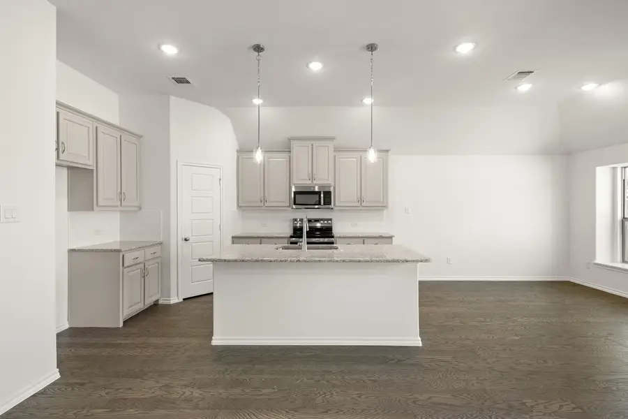 521 Waterford Park Boulevard, Weatherford, TX 76087 - Image #3