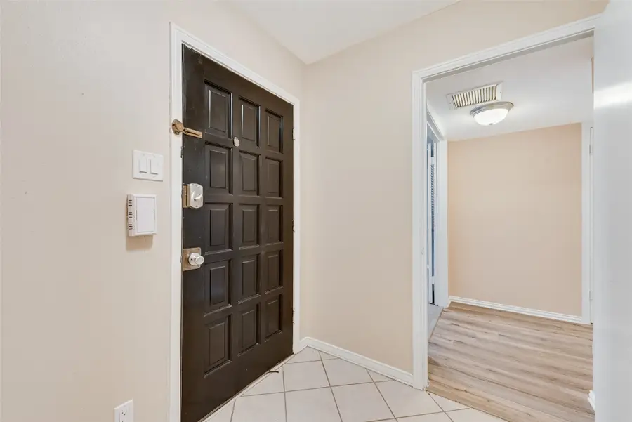 520 E Avenue J #C, Grand Prairie, TX 75050 - Image #3