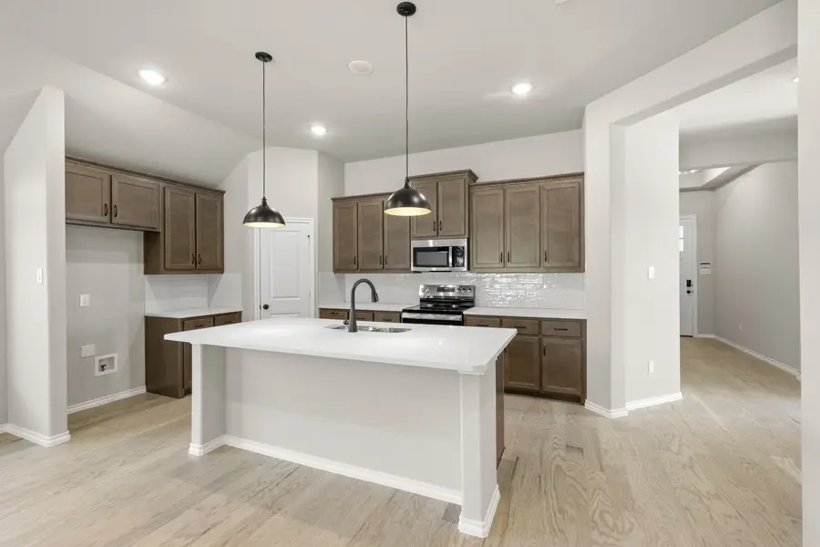 541 Waterford Park Boulevard, Weatherford, TX 76087 - Image #3