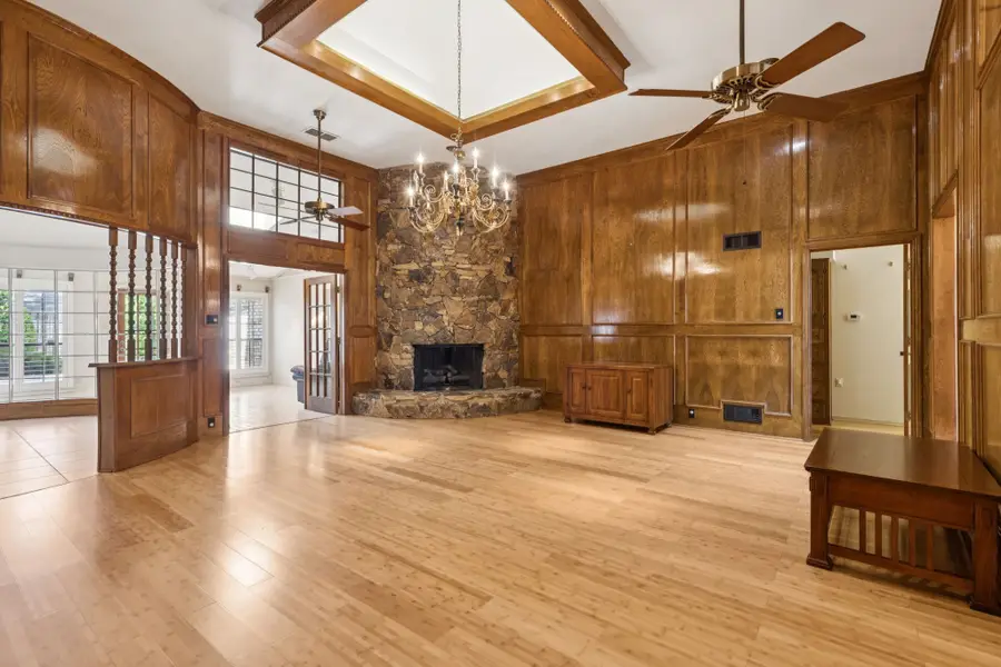 10101 Ashglen Circle, Dallas, TX 75238 - Image #3