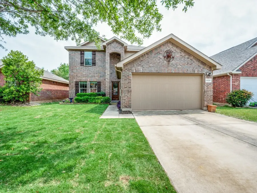 8924 Holliday Lane, Aubrey, TX 76227 - Image #2