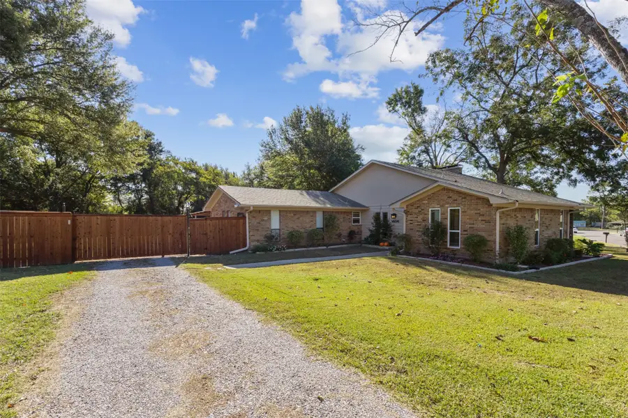3233 Ellen Drive, Commerce, TX 75428 - Image #2