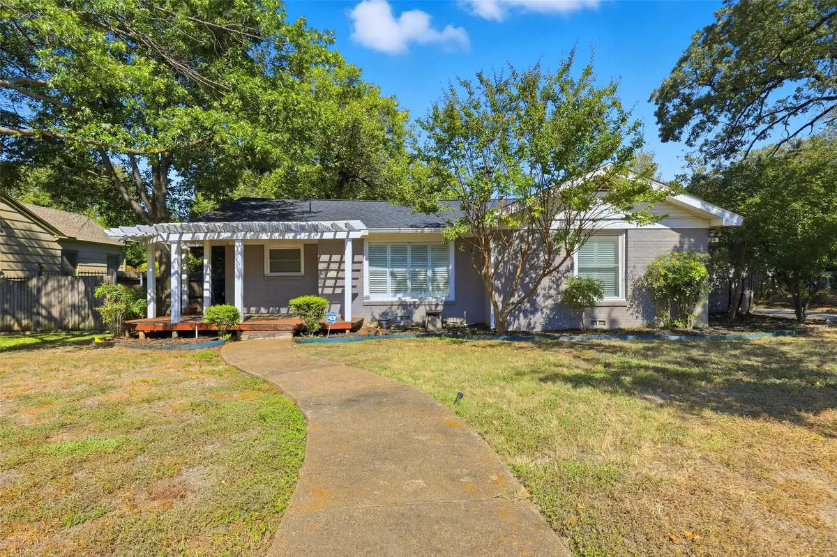 2217 Yucca Avenue, Fort Worth, TX 76111 - Image #1