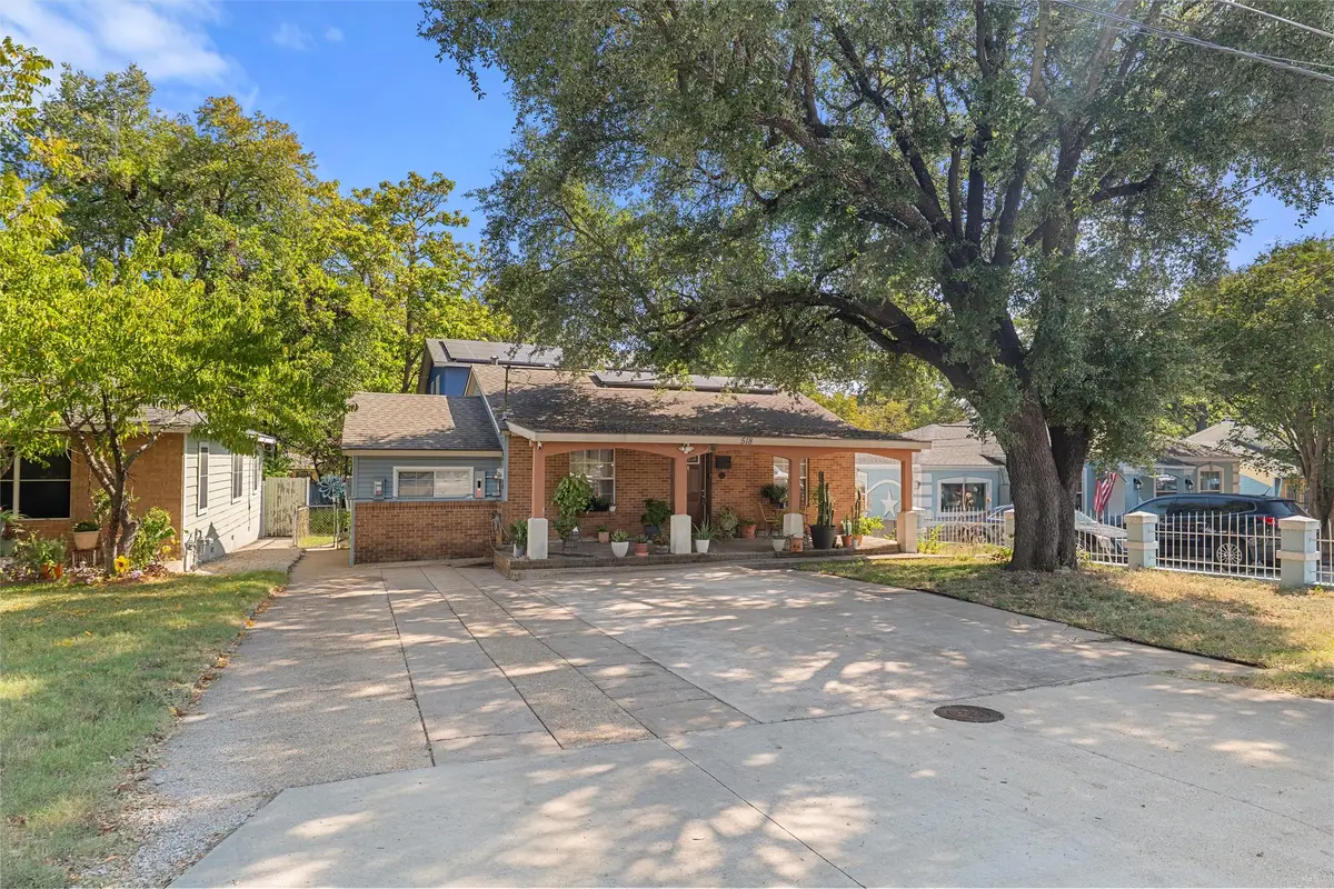 518 Red Bud Lane, Cockrell Hill, TX 75211 - Image #1
