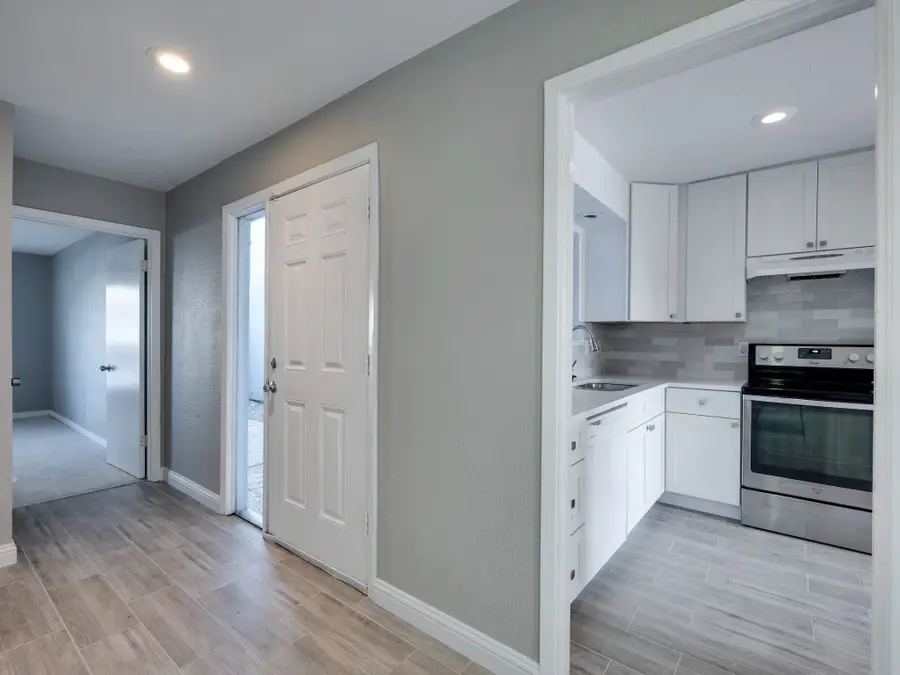 12554 Burninglog Lane, Dallas, TX 75243 - Image #3