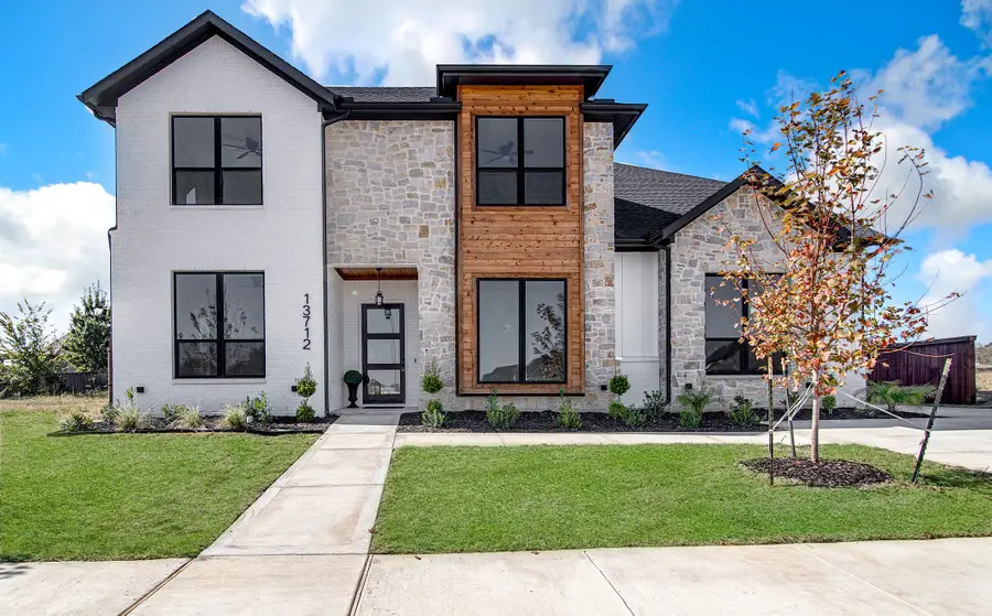 13712 W Riviera Drive, Fort Worth, TX 76028 - Image #2