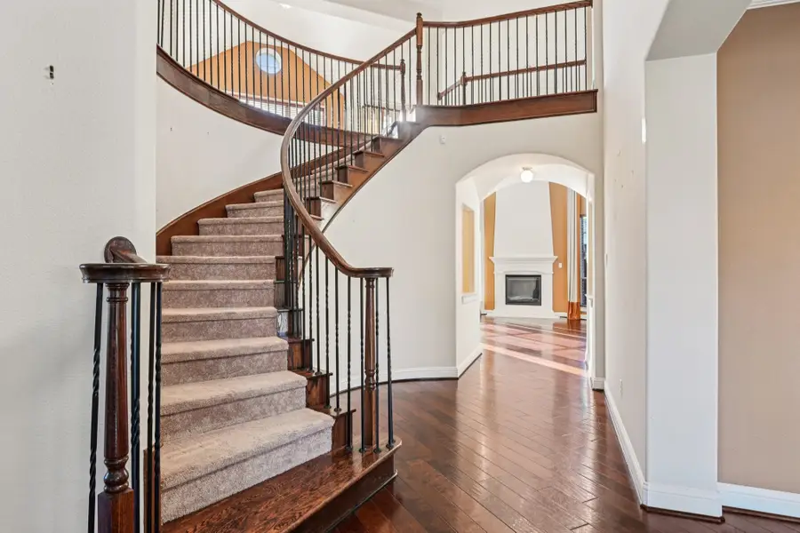 6935 Sea Harbor Drive, Grand Prairie, TX 75054 - Image #3