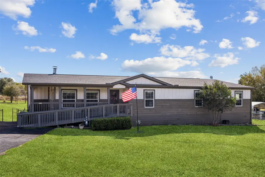 113 Draper Drive, Springtown, TX 76082 - Image #2