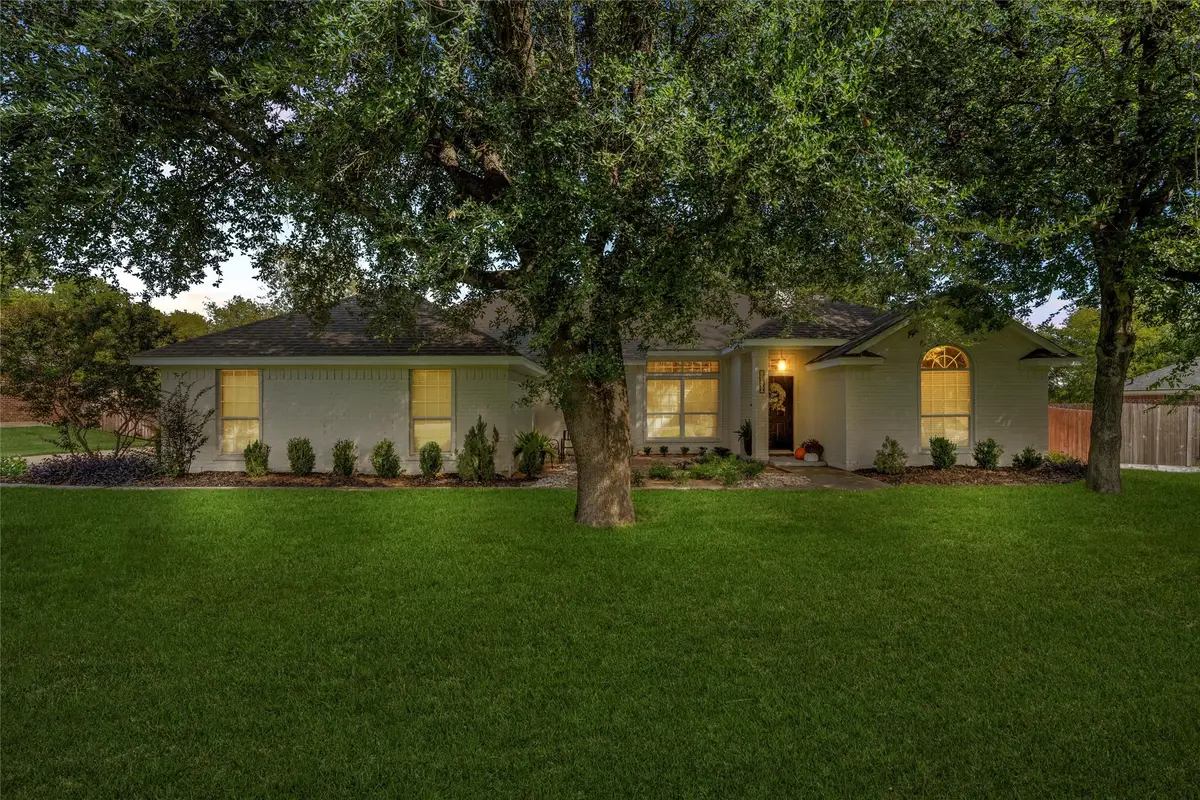 11209 Tree Lake Drive, Waco, TX 76708 - Image #1